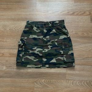 Camo mini skirt